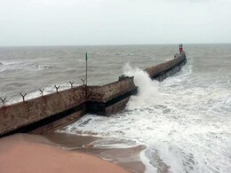 चक्रवात बिपारजॉय से काफी हद तक बच गया पाकिस्तान चक्रवात बिपारजॉय से काफी हद तक बच गया पाकिस्तान