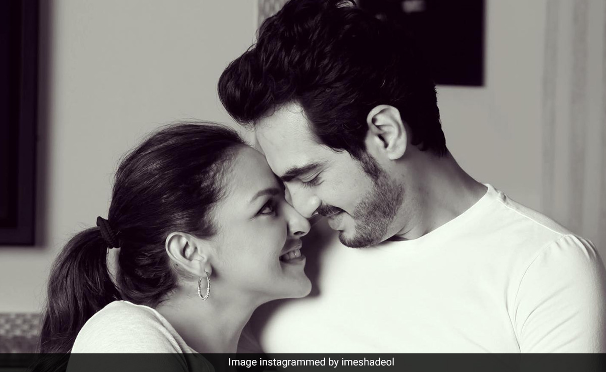After Loaded Instagram Post, Dharmendra Leaves Comment On Esha Deol's Anniversary Pic