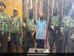 Lashkar Terrorist Aide Arrested In Kashmir With 2 Chinese Hand Grenades Lashkar Terrorist Aide Arrested In Kashmir With 2 Chinese Hand Grenades