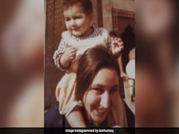 मां के कंधे पर बैठी इस बच्ची को ज्यादा वजन के चलते सुनाए गए ताने, आज हैं खूबसूरती और एक्टिंग की 'महारानी', आपने पहचाना ? मां के कंधे पर बैठी इस बच्ची को ज्यादा वजन के चलते सुनाए गए ताने, आज हैं खूबसूरती और एक्टिंग की 'महारानी', आपने पहचाना ?