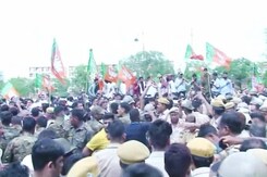 Water Cannons Used As BJP Protests Against Ashok Gehlot Government Water Cannons Used As BJP Protests Against Ashok Gehlot Government