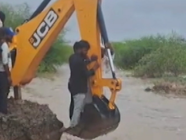 Gujarat Floods: Watch How A JCB Was Used To Cross The Road In Kutch