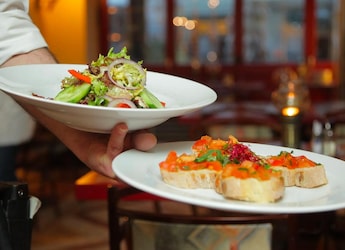 Ultimate Guide To Hosting: 7 Common Errors To Avoid While Serving Food To Guests Ultimate Guide To Hosting: 7 Common Errors To Avoid While Serving Food To Guests