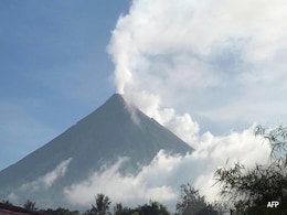 Phillipines Issues Alert As Mount Mayon Volcano Spews Ash Phillipines Issues Alert As Mount Mayon Volcano Spews Ash