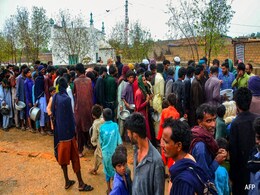 Pakistan Begins To Evacuate 80,000 In Path Of Cyclone Biparjoy Pakistan Begins To Evacuate 80,000 In Path Of Cyclone Biparjoy