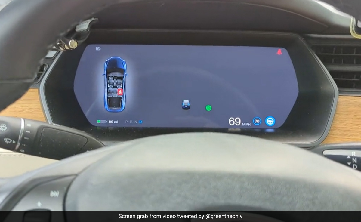 Hacker Discovers Secret 'Elon Mode' In Tesla Cars For Full Self-Driving