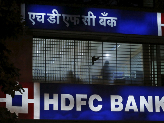 HDFC बैंक के अधिकारी ने ऑनलाइन मीटिंग में जूनियर के साथ की अभद्रता, सस्‍पेंड 