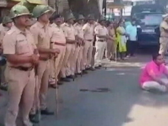 कोल्हापुर में सोशल मीडिया पोस्ट पर विवाद, व्यापक प्रदर्शन के दौरान हुआ लाठीचार्ज