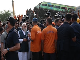 ओडिशा ट्रेन हादसा : 261 की मौत, पीएम मोदी ने किया घटनास्थल का दौरा, जानिए घटना से जुड़ी 10 बातें ओडिशा ट्रेन हादसा : 261 की मौत, पीएम मोदी ने किया घटनास्थल का दौरा, जानिए घटना से जुड़ी 10 बातें