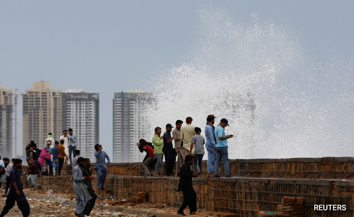 As Cyclone Biparjoy Approaches, Nearly 57,000 Evacuate Homes In Pakistan