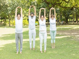 Chest Opening Yoga: फेफड़े लें सके अच्छे से सांस और हमेशा रहें हेल्दी तो आज से करें यह योगासन Chest Opening Yoga: फेफड़े लें सके अच्छे से सांस और हमेशा रहें हेल्दी तो आज से करें यह योगासन