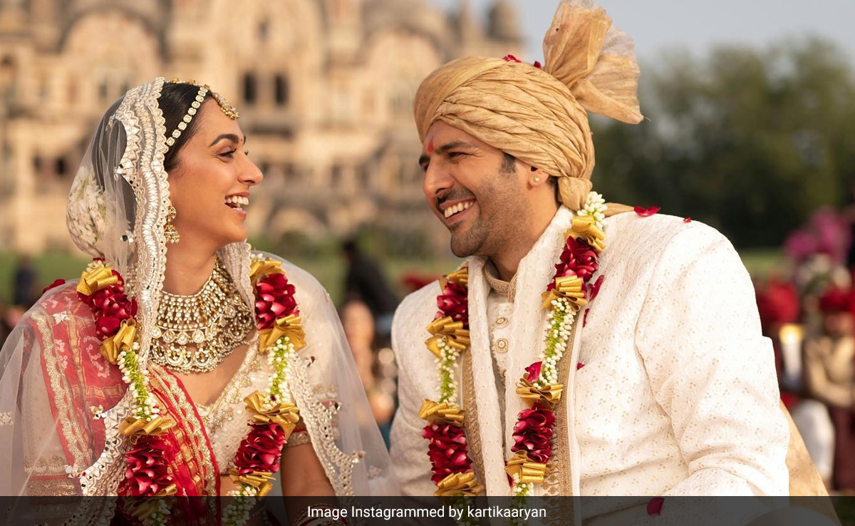 Reel Or Real? Kartik and Kiara's Style From This Movie Still Mirrors Kiara's Own Wedding Look. Here's Why.