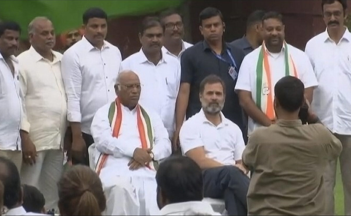 Former Leader Of KCR's Party Joins Congress