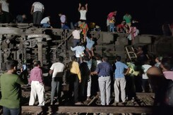300 Injured In Accident Between Coromandel Express, Another Train In Odisha 300 Injured In Accident Between Coromandel Express, Another Train In Odisha