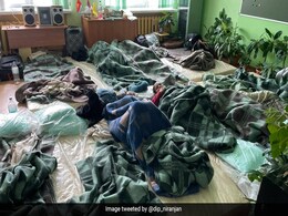 "20 People On Mattresses In One Room": Air India Fliers Stranded In Russia "20 People On Mattresses In One Room": Air India Fliers Stranded In Russia