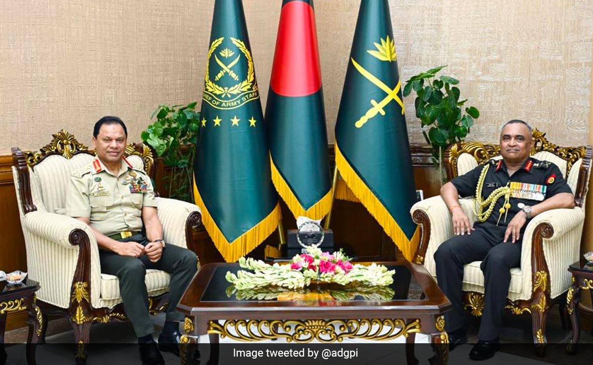 Army Chief Meets Bangladeshi Counterpart, Discusses Bilateral Defence Ties
