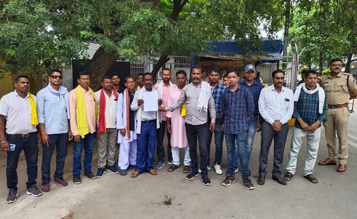 छत्तीसगढ़: कोयला खदान चालू रखने के लिए 7 गांव के लोग CM हाउस पहुंचे, दिया ज्ञापन, रोजगार छिनने से हैं परेशान
