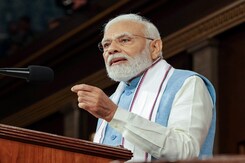 "आधुनिक भारत में महिलाएं हमें बेहतर भविष्य की ओर ले जा रहीं": पीएम मोदी "आधुनिक भारत में महिलाएं हमें बेहतर भविष्य की ओर ले जा रहीं": पीएम मोदी