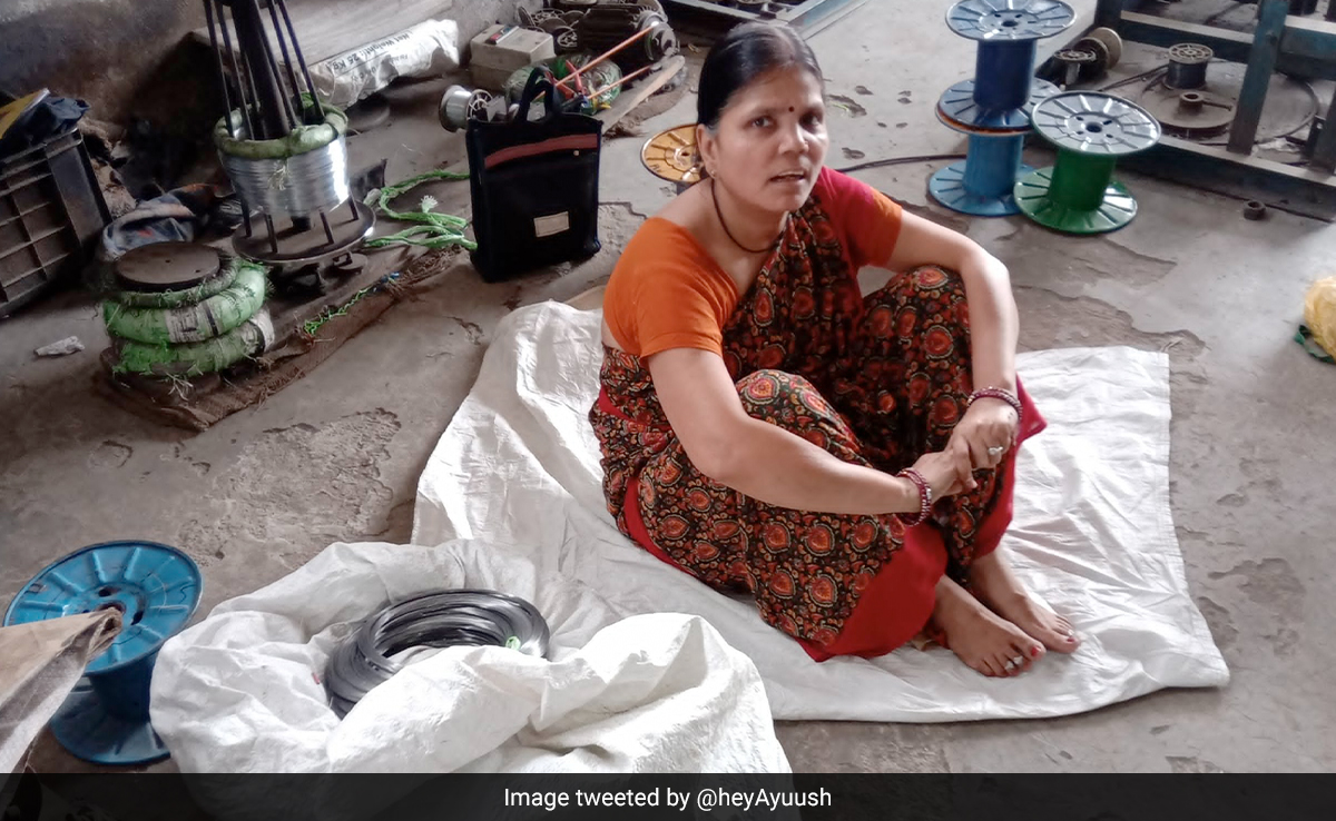 Man Fulfils Mother's Dream of Quitting Her Job, His Heartwarming Story Is Now Viral