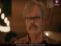 बॉलीवुड का ये एक्टर बना गया है ठग, भेष बदल मिनटों कर देता है करोड़ों गायब, देखें वीडियो बॉलीवुड का ये एक्टर बना गया है ठग, भेष बदल मिनटों कर देता है करोड़ों गायब, देखें वीडियो