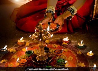 Hosting Diwali Party? 5 Finger Foods To Pair With Your Drink Hosting Diwali Party? 5 Finger Foods To Pair With Your Drink