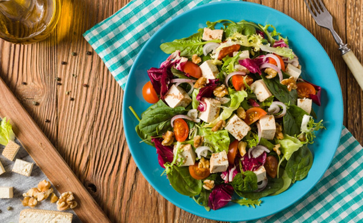 Nutritionist Shares Protein-Packed Salad Recipe on Instagram
