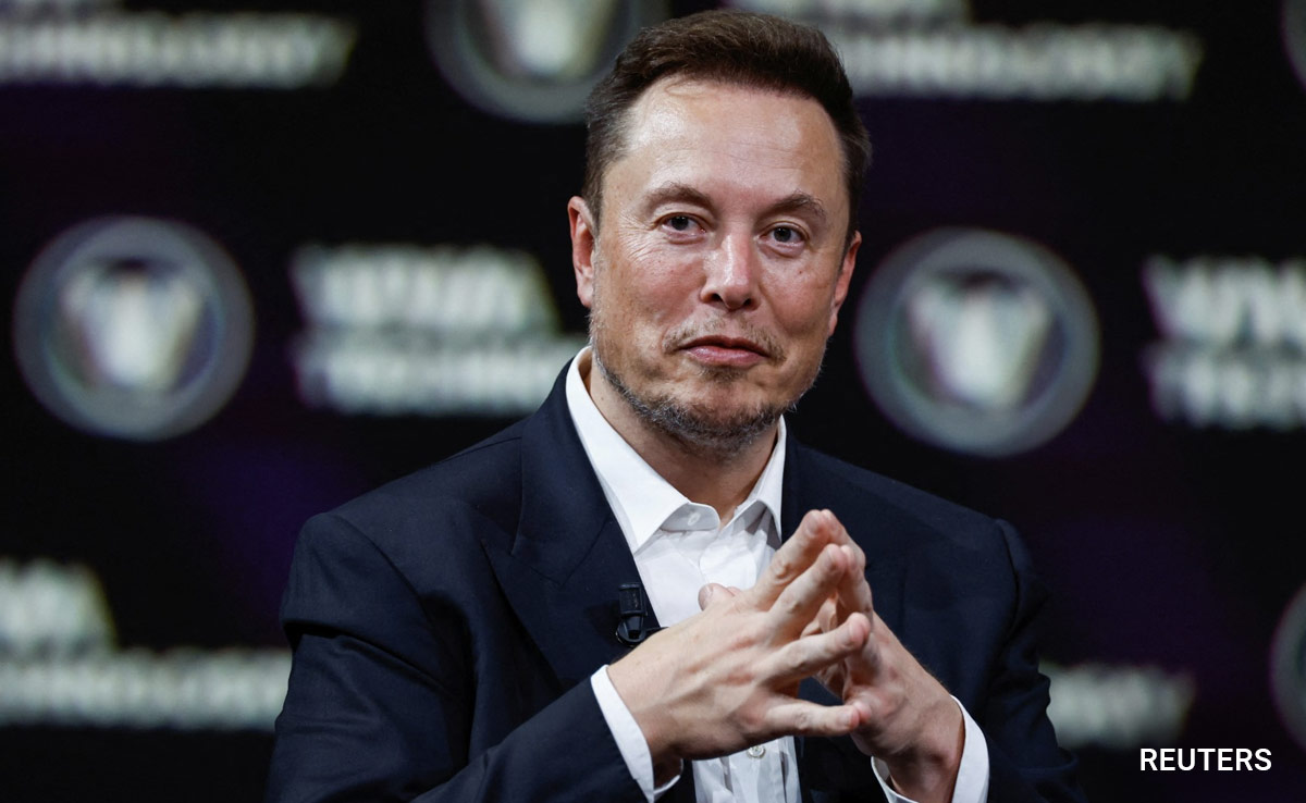 Elon Musk Responds To His Parody Account's "Lizard Boy" Tweet