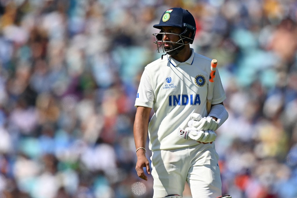 IND vs WI: चेतेश्वर पुजारा को टेस्ट टीम में नहीं मिली जगह, तो सोशल मीडिया पर फैंस ने ऐसे जाहिर की नाराज़गी