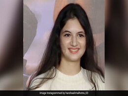 बजरंगी की मुन्नी रस्सी पर उल्टा लटक कर रही थीं कुछ ऐसा, हर्षाली का यह वीडियो देख रुक जाएगी फैन्स की सांसें बजरंगी की मुन्नी रस्सी पर उल्टा लटक कर रही थीं कुछ ऐसा, हर्षाली का यह वीडियो देख रुक जाएगी फैन्स की सांसें