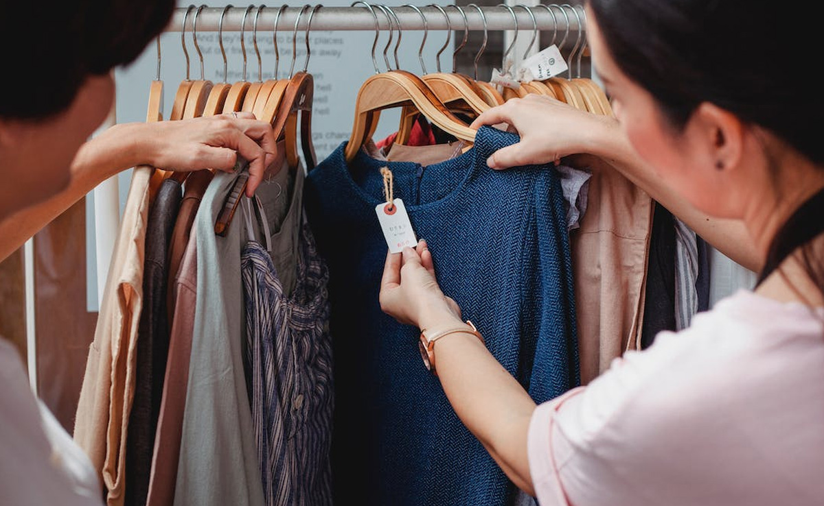 Shopping And More: Chinese Woman Rents Her Time To People To Do "Meaningful Things"