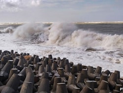 1 Injured As Part Of Under-Construction Jetty Collapses In Gujarat