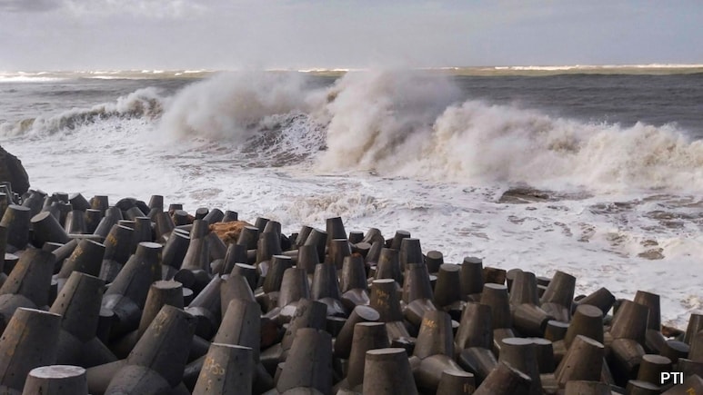 1 Injured As Part Of Under-Construction Jetty Collapses In Gujarat