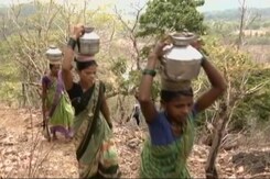Water Crisis In Maharashtra Forces Villagers To Walk For Miles Water Crisis In Maharashtra Forces Villagers To Walk For Miles