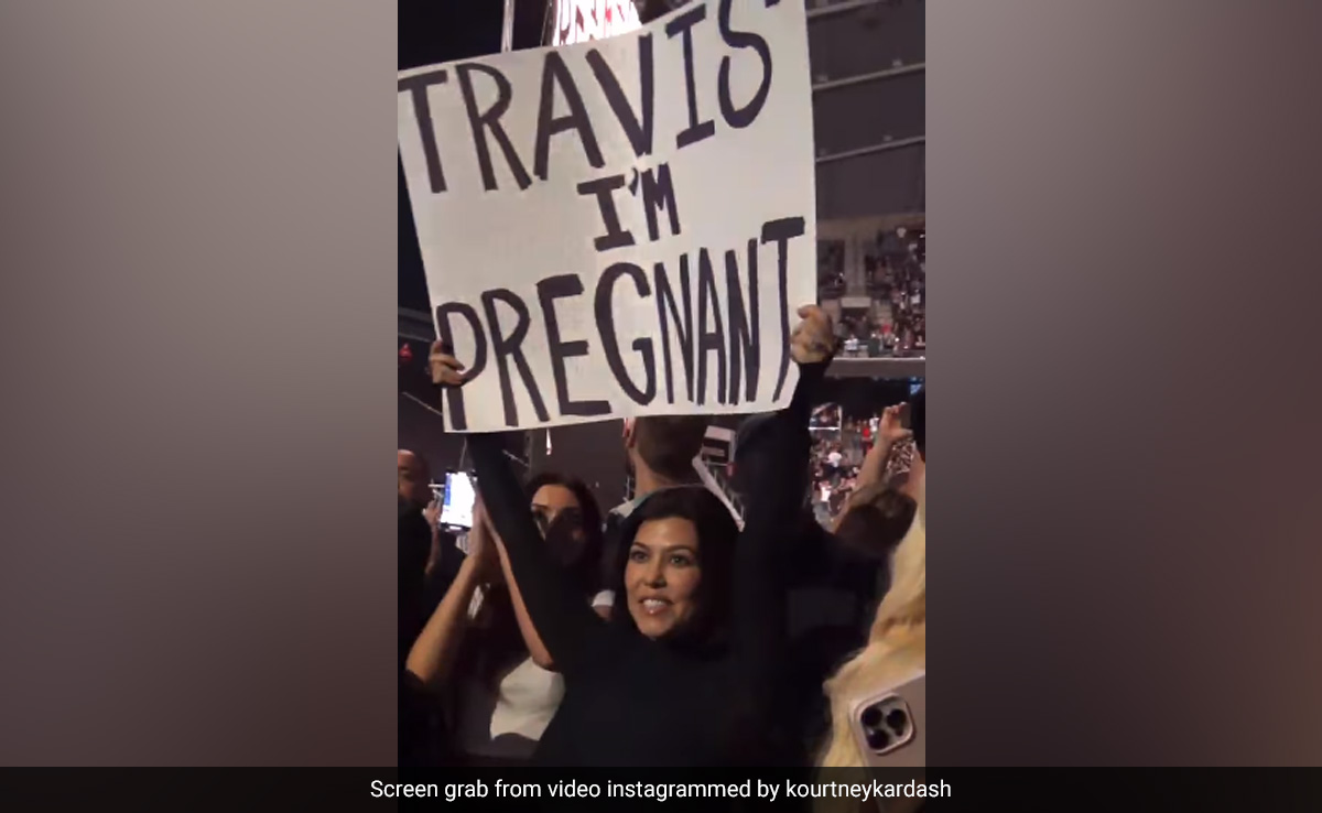 Kourtney Kardashian Announces Pregnancy At Travis Barker's Concert