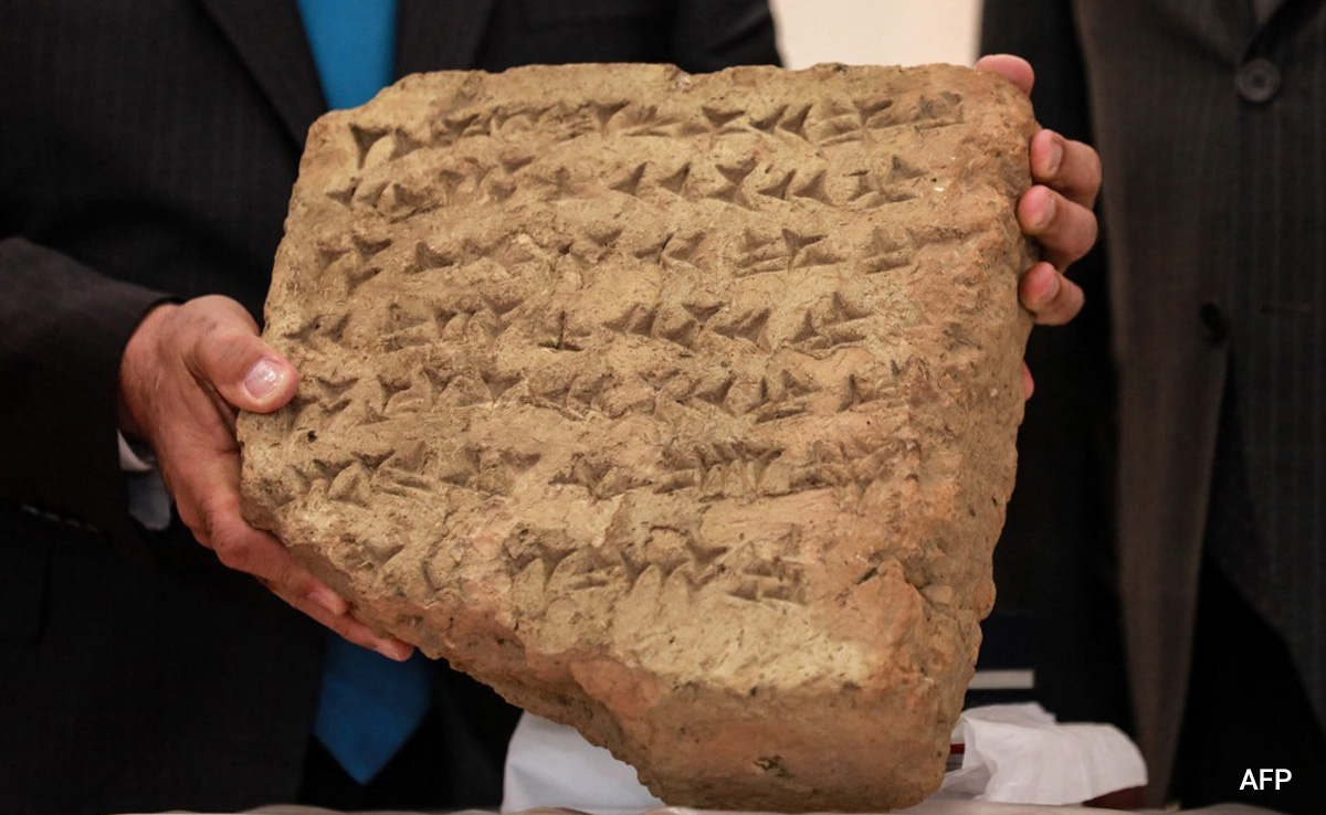 Iraq Unveils 2,800 Years Old Stone Tablet Returned By Italy Iraq Unveils 2,800 Years Old Stone Tablet Returned By Italy