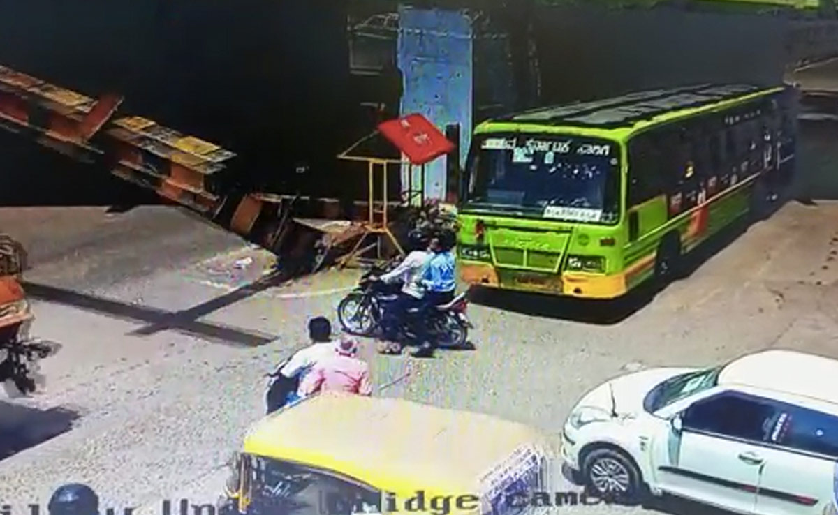 Video: Iron Pillar Collapses In Middle Of Busy Karnataka Road