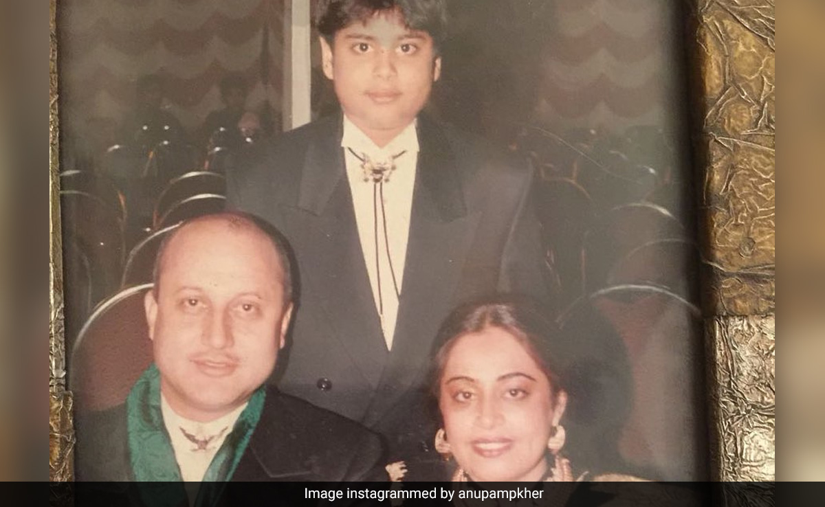 When Anupam Kher Saw Kirron Kher For The First Time: "You Are Still The Same"
