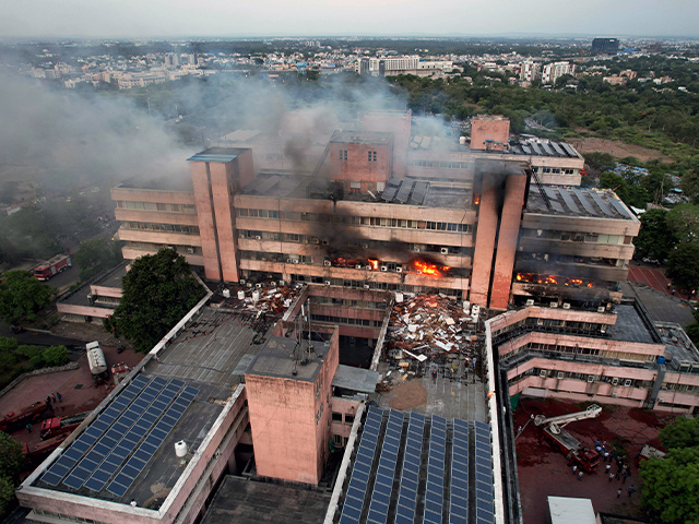 सतपुड़ा भवन में लगी आग पर काबू, CM शिवराज ने पीएम मोदी से की बात