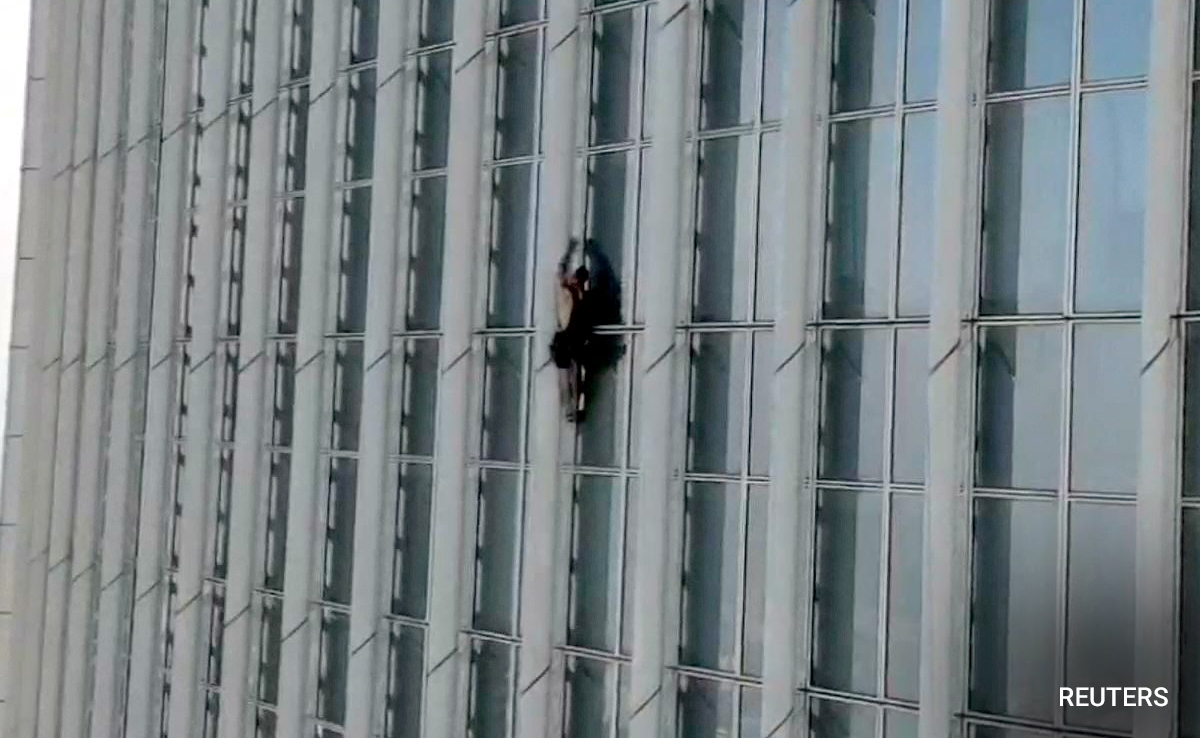 UK Man, 24, Arrested For Climbing South Korean Skyscraper