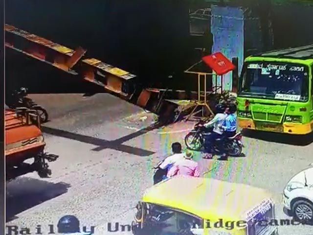 Video: Iron Pillar Collapses In Middle Of Busy Karnataka Road