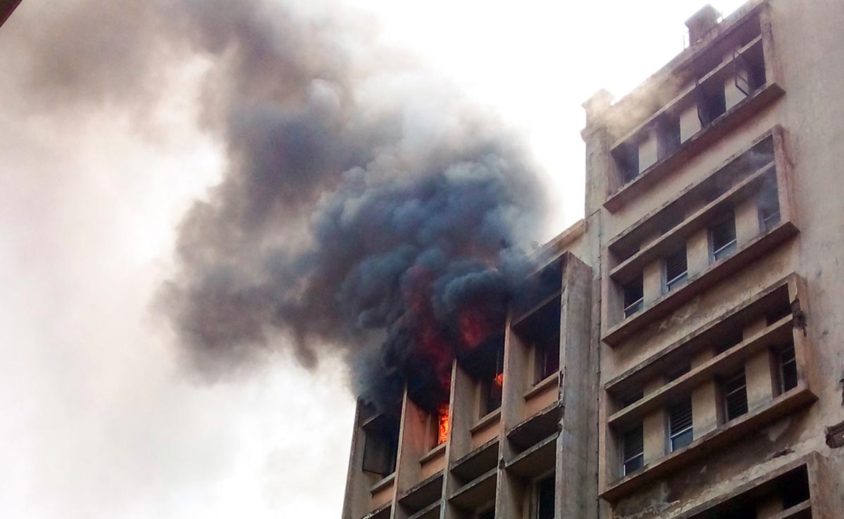 Massive Fire At Five-Storey Building In Kolkata, 5 Fire Engines On Spot