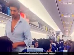VIDEO: फ्लाइट की इकोनॉमी क्लास में ट्रैवल करने पर ट्रोल हुए कार्तिक आर्यन, लोग बोले- चीप पब्लिसिटी स्टंट VIDEO: फ्लाइट की इकोनॉमी क्लास में ट्रैवल करने पर ट्रोल हुए कार्तिक आर्यन, लोग बोले- चीप पब्लिसिटी स्टंट