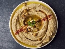 Masoor Dal Hummus Is The Ultimate Desi Dip To Pair With Your Bread - Try It Today!