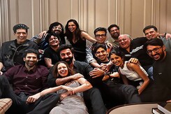 फिल्म ‘ये जवानी है दीवानी’ को पूरे हुए 10 साल, जश्न मानते दिखे को-स्टार्स फिल्म ‘ये जवानी है दीवानी’ को पूरे हुए 10 साल, जश्न मानते दिखे को-स्टार्स