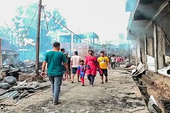 मणिपुर में शांति बहाली के लिए बनाई गई शांति समिति का विरोध मणिपुर में शांति बहाली के लिए बनाई गई शांति समिति का विरोध