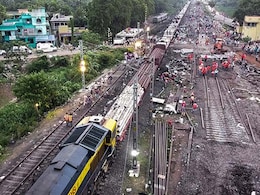 Odisha Train Accident : मृतकों के शवों का पोस्टमार्टम और प्रिजर्व करने के लिए दिल्ली से बालासोर पहुंचे डॉक्टर्स Odisha Train Accident : मृतकों के शवों का पोस्टमार्टम और प्रिजर्व करने के लिए दिल्ली से बालासोर पहुंचे डॉक्टर्स