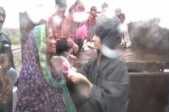 Cyclone Biparjoy Ground Report: Houses Damaged, Heavy Rain In Gujarat Cyclone Biparjoy Ground Report: Houses Damaged, Heavy Rain In Gujarat