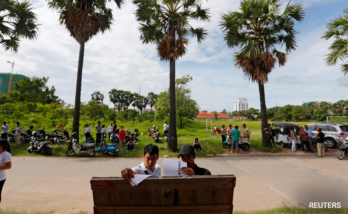 Cambodia Approves New Law Barring Non-Voters From Running For Office
