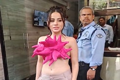 Uorfi Javed's Beauty Story Gone Wrong, Bollywood Beach Diaries Uorfi Javed's Beauty Story Gone Wrong, Bollywood Beach Diaries
