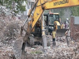 दिल्ली में प्रगति मैदान के पास स्थित झुग्गियों को किया गया ध्वस्त, 40 से अधिक परिवार हुए बेघर दिल्ली में प्रगति मैदान के पास स्थित झुग्गियों को किया गया ध्वस्त, 40 से अधिक परिवार हुए बेघर